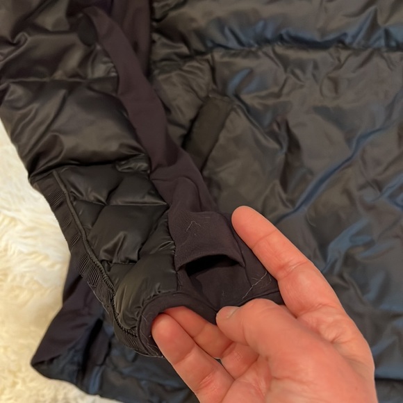 Lululemon down for a run pullover - Picture 4 of 5